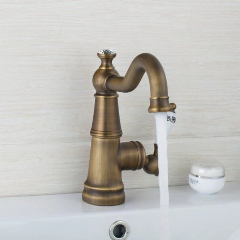 Antique Brass Swivel 360 Rotated Stream Faucet