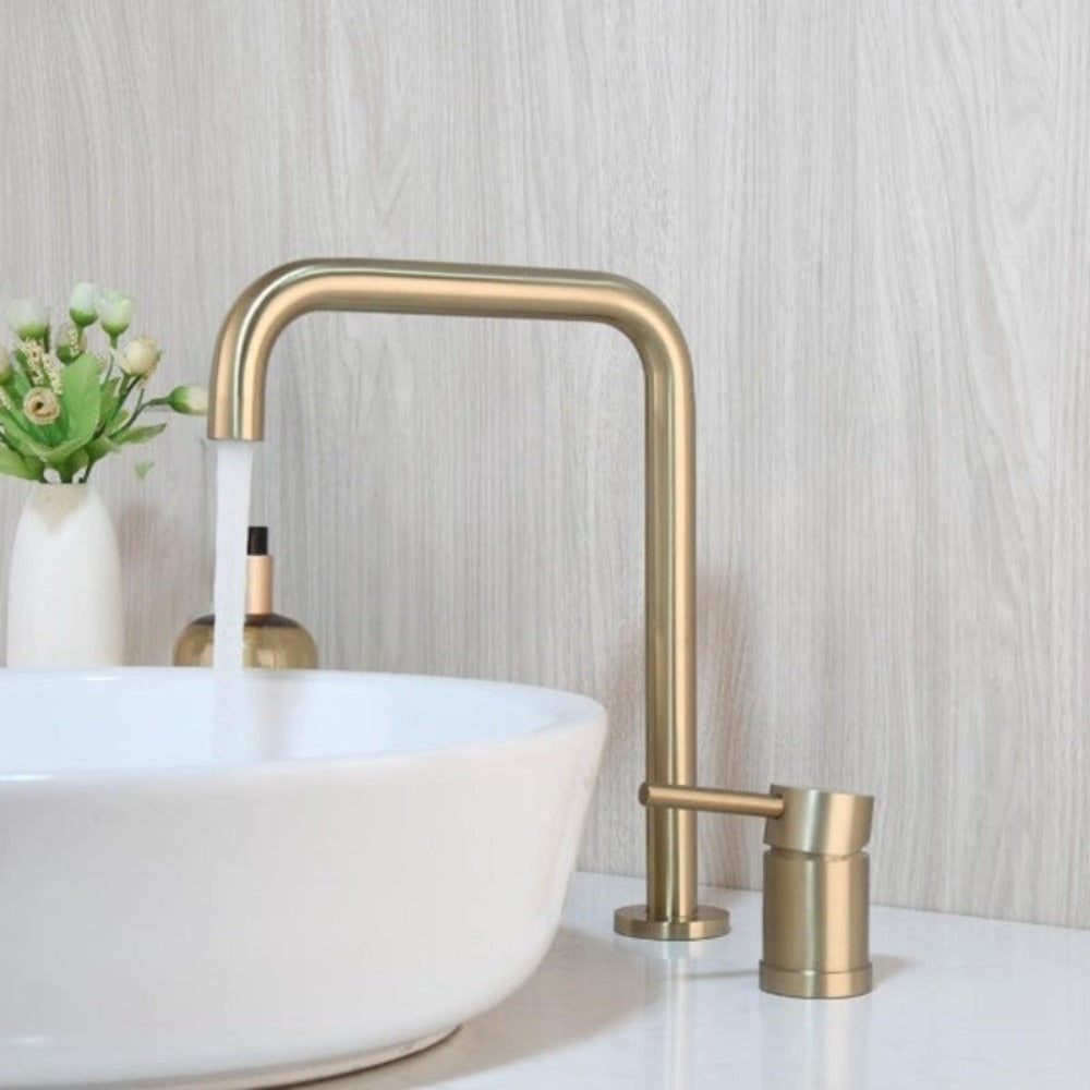 Brushed Gold Bathroom Bathtub Faucet
